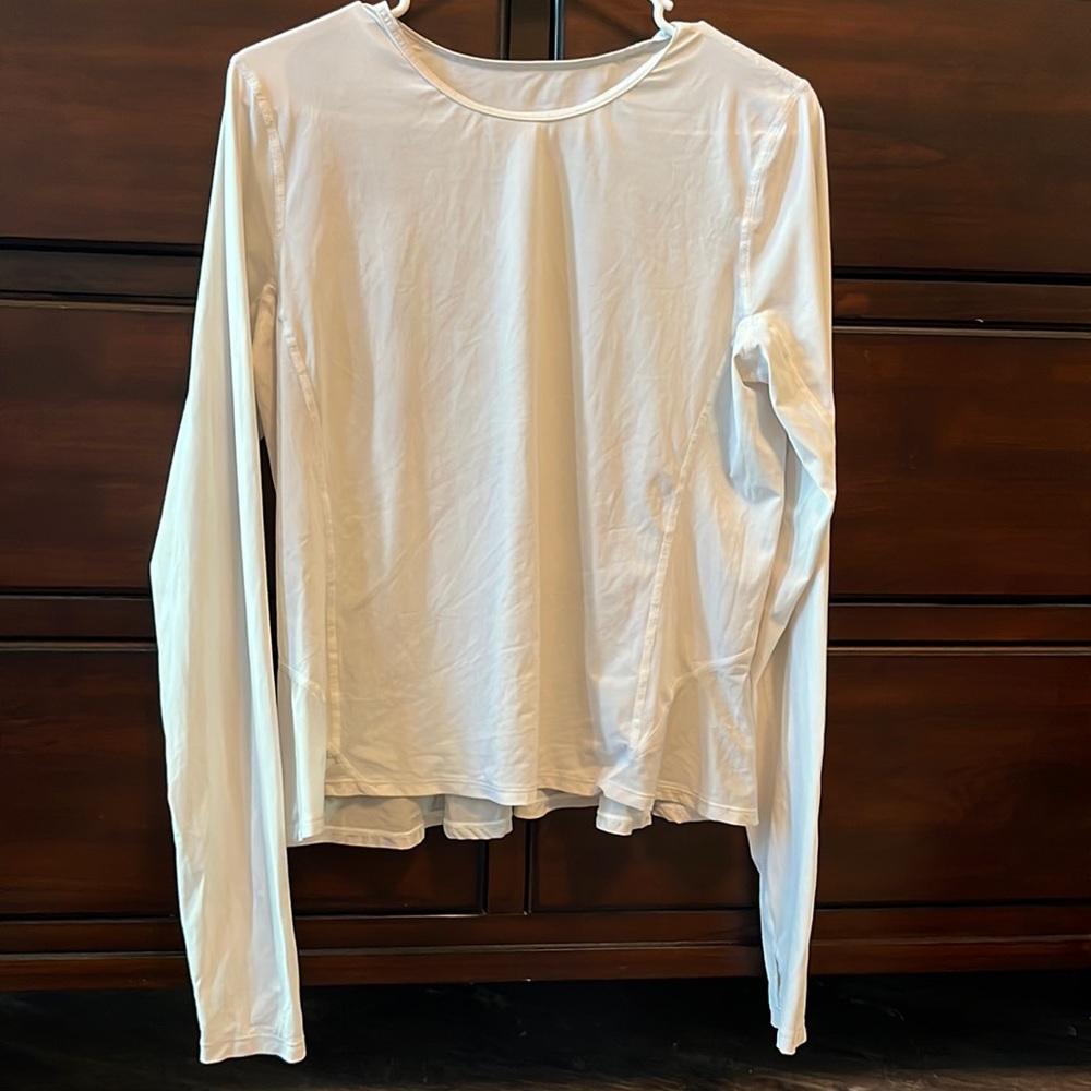 Guc lululemon long sleeve athletic shirt size medium / 8 white with thumb holes
